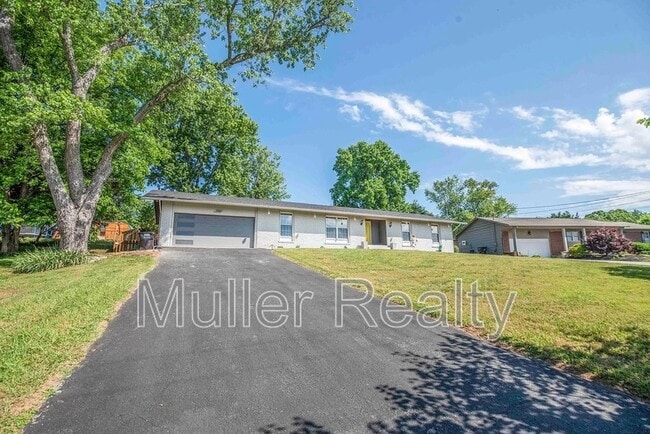 10837 Dineen Dr in Knoxville, TN - Building Photo - Building Photo