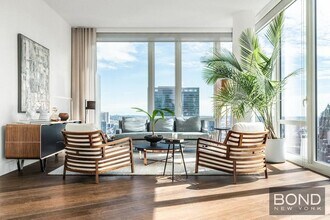 222 E 44th St in New York, NY - Building Photo - Building Photo