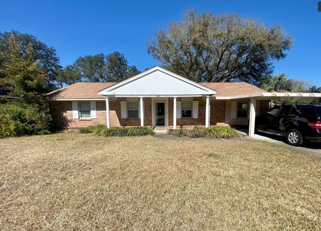 property at 123 Sotir St NW