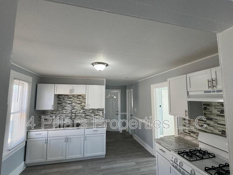 1115 W 150th St in East Chicago, IN - Building Photo