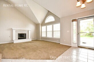 15246 S Acuff Ln in Olathe, KS - Building Photo - Building Photo