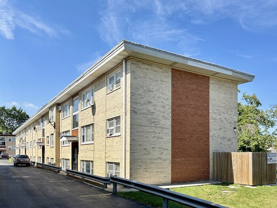 3820 25th Ave in Schiller Park, IL - Building Photo