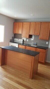 1102 E Price St photo'