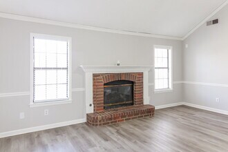 7856 Deer Cove in Memphis, TN - Foto de edificio - Building Photo