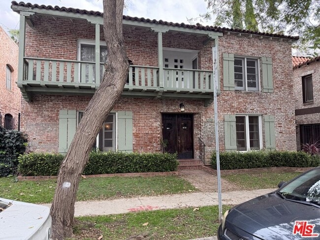 property at 1132 N Vista St