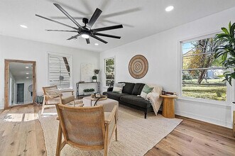 3921 Maple Ave in Waco, TX - Building Photo - Building Photo