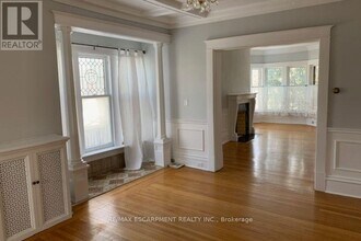 2 Undermount Ave in Hamilton, ON - Building Photo - Building Photo