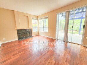13758 Esprit Ave in San Diego, CA - Building Photo - Building Photo