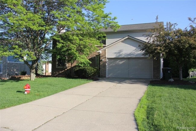 property at 1947 N Fairview Ln