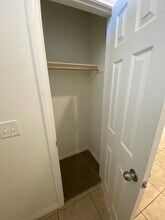 8917 Ullom Dr in Las Vegas, NV - Building Photo - Building Photo