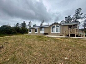 14555 E Van Tam Way in Grass Valley, CA - Building Photo