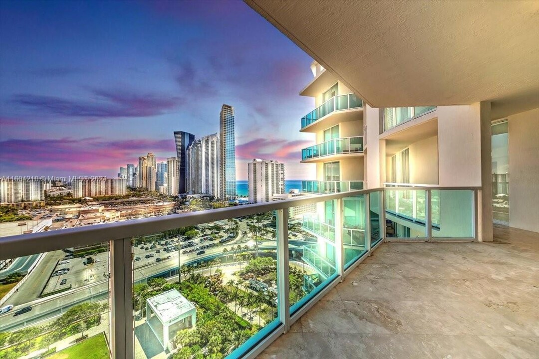 150 Sunny Isles Blvd in Sunny Isles Beach, FL - Building Photo