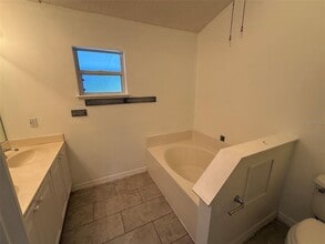 607 Basingstoke Ct in Kissimmee, FL - Building Photo - Building Photo