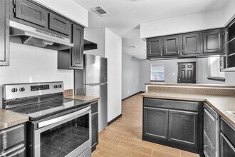 1121 Lovett St in Tomball, TX - Building Photo - Building Photo