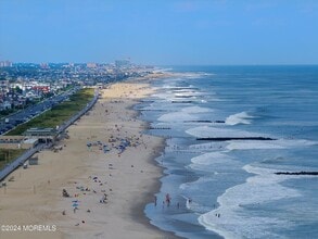 402 Philadelphia Blvd in Sea Girt, NJ - Building Photo - Building Photo