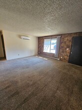 2235 Crater Lake Ave in Medford, OR - Building Photo - Building Photo