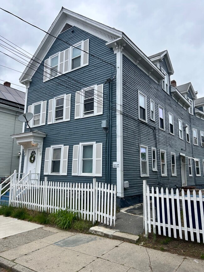 100 Foster St, Unit Sandy in Lawrence, MA - Foto de edificio - Building Photo