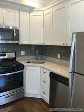 19 Perrin St in Boston, MA - Foto de edificio - Building Photo