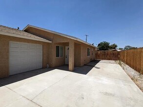 7154 Barberry Ave, Unit A in Yucca Valley, CA - Building Photo - Building Photo