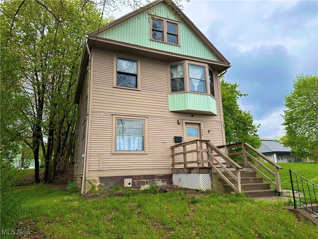 property at 526 Lexington Ave