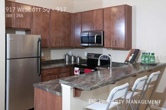 917 Wescott Square in Eagan, MN - Building Photo - Building Photo