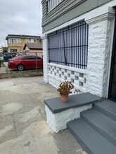 137 E 31st St, Unit 139 in Los Angeles, CA - Building Photo - Building Photo