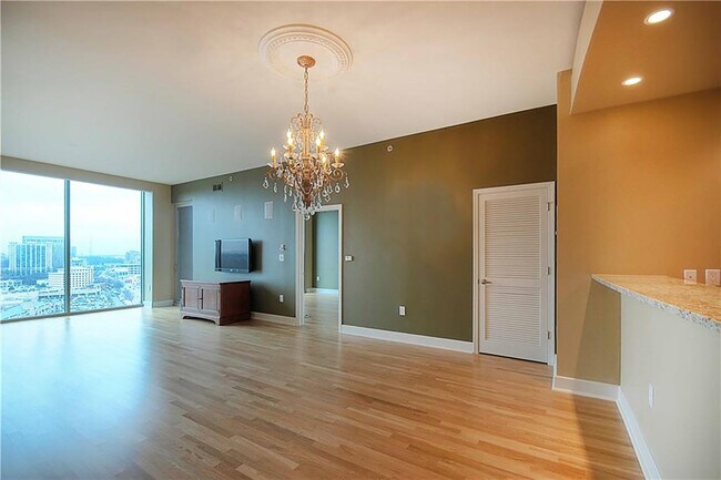 2795 Peachtree Rd in Atlanta, GA - Foto de edificio - Building Photo