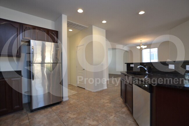 9182 W Black Hill Rd in Peoria, AZ - Building Photo - Building Photo