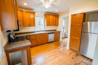 583 Marshall Ave, Unit 1 in St. Paul, MN - Building Photo - Building Photo