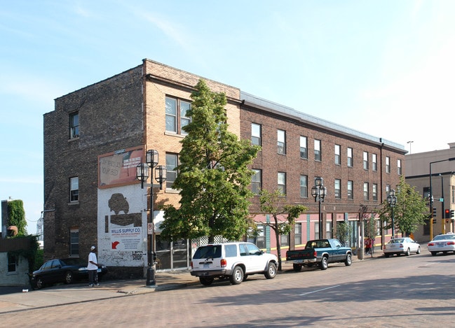 Francis Skinner Apartments in Duluth, MN - Foto de edificio - Building Photo