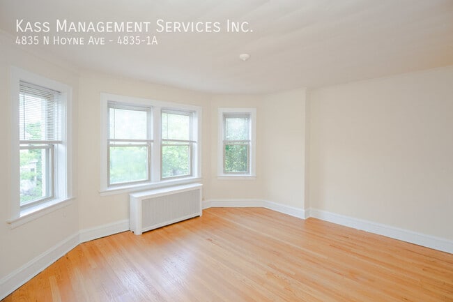 property at 4835 N Hoyne Ave