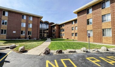 Southport Apartments in Milwaukee, WI - Foto de edificio - Building Photo