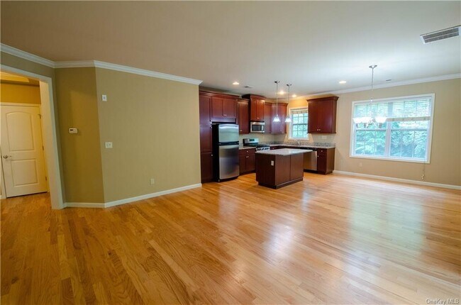 104 Canter Ct in Goshen, NY - Building Photo - Building Photo