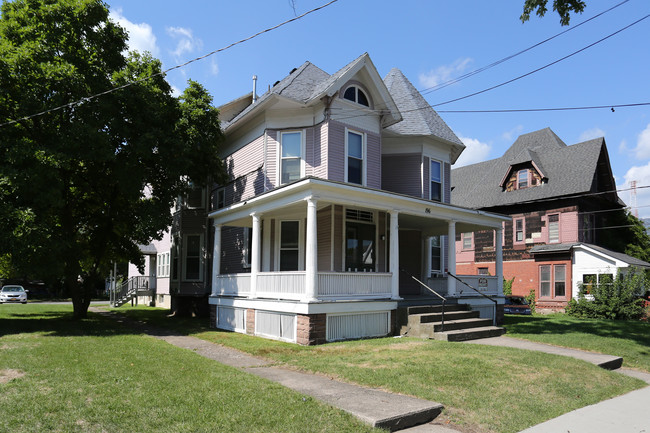 196 Main St in Brockport, NY - Building Photo - Building Photo