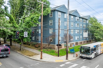 Weidler Commons in Portland, OR - Building Photo - Building Photo