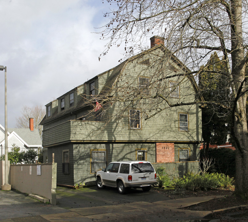 1937 NW Johnson St in Portland, OR - Building Photo