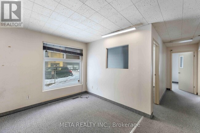 1641 Victoria Park Ave in Toronto, ON - Building Photo - Building Photo