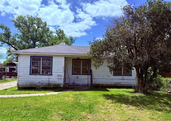 5610 Cavalcade St in Houston, TX - Foto de edificio - Building Photo