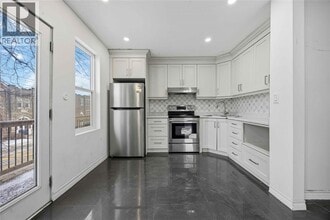 211 George St in Sarnia, ON - Building Photo - Building Photo