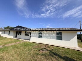 2004 W Texas Ave in Baytown, TX - Building Photo