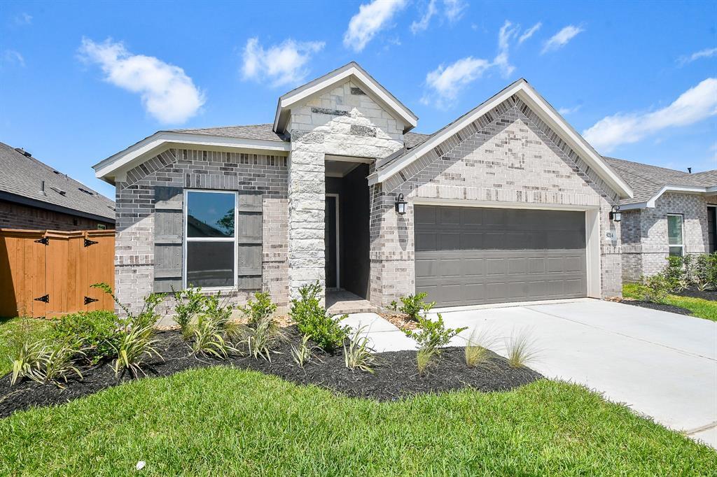 8214 Tempest Stone Dr in Rosharon, TX - Building Photo