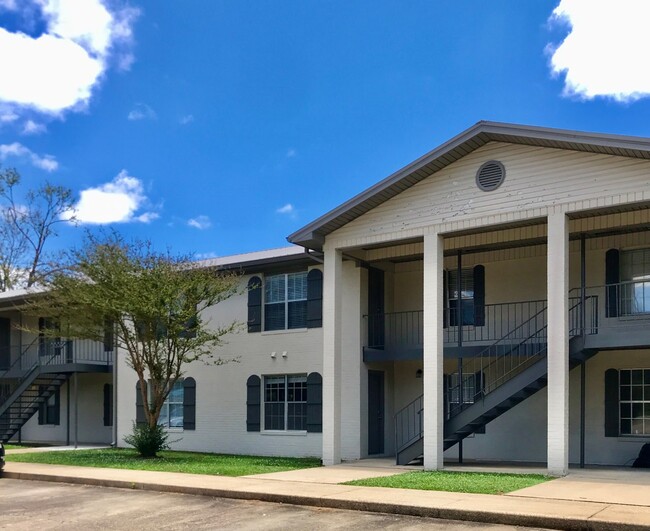 Azalea Court I in Alexander City, AL - Building Photo - Building Photo