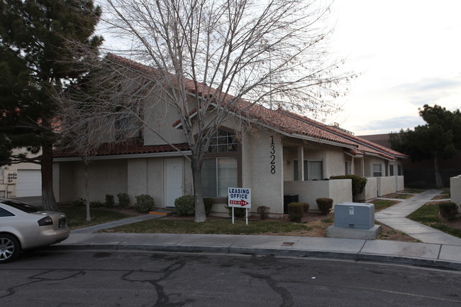 1328 Sunblossom St in Las Vegas, NV - Building Photo - Building Photo