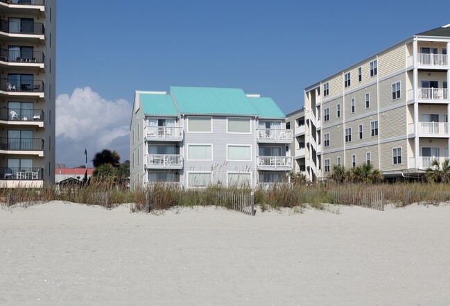 Sea House Villas in North Myrtle Beach, SC - Foto de edificio - Building Photo