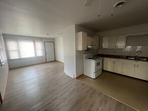 119 Maholm St, Unit B in Newark, OH - Foto de edificio - Building Photo