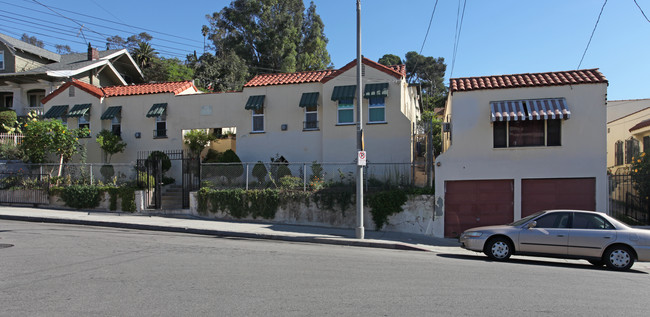 2460-2470 Eastlake Ave in Los Angeles, CA - Foto de edificio - Building Photo