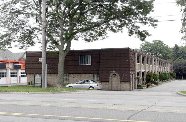 East Plains Village in Burlington, ON - Building Photo - Primary Photo