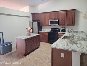 231 Alcantarra St NW in Palm Bay, FL - Building Photo - Building Photo