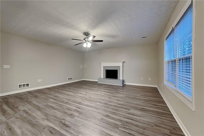 1210 Webb Farm Ln in Loganville, GA - Building Photo - Building Photo