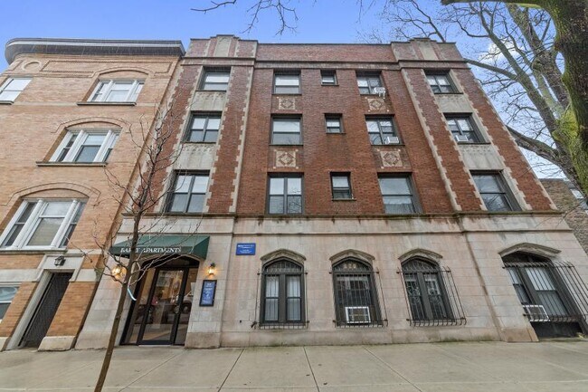 property at 635 W Barry Ave